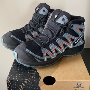 Kids Salomon hiking boots